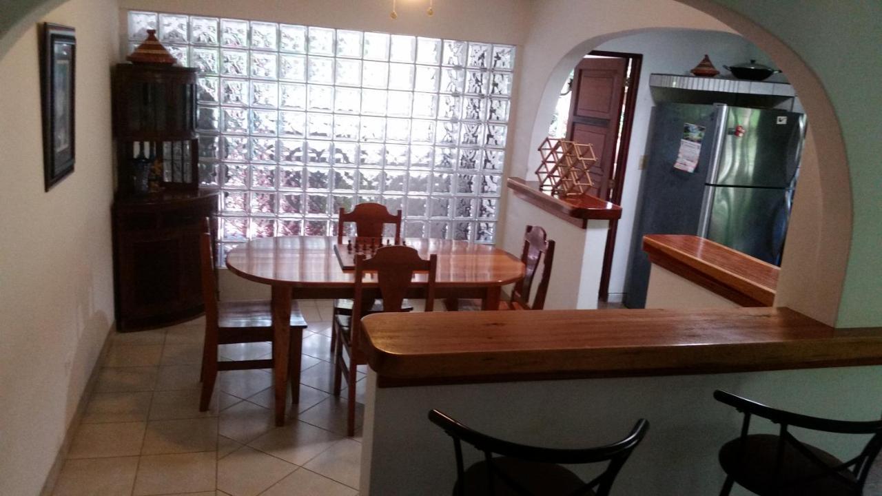 Embassy House Bed & Breakfast ปัวร์โตคิมาเนซ ภายนอก รูปภาพ